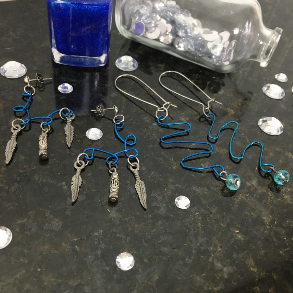 Bundle 2 pair earrings wire beads charms blue - Picture 4 of 6